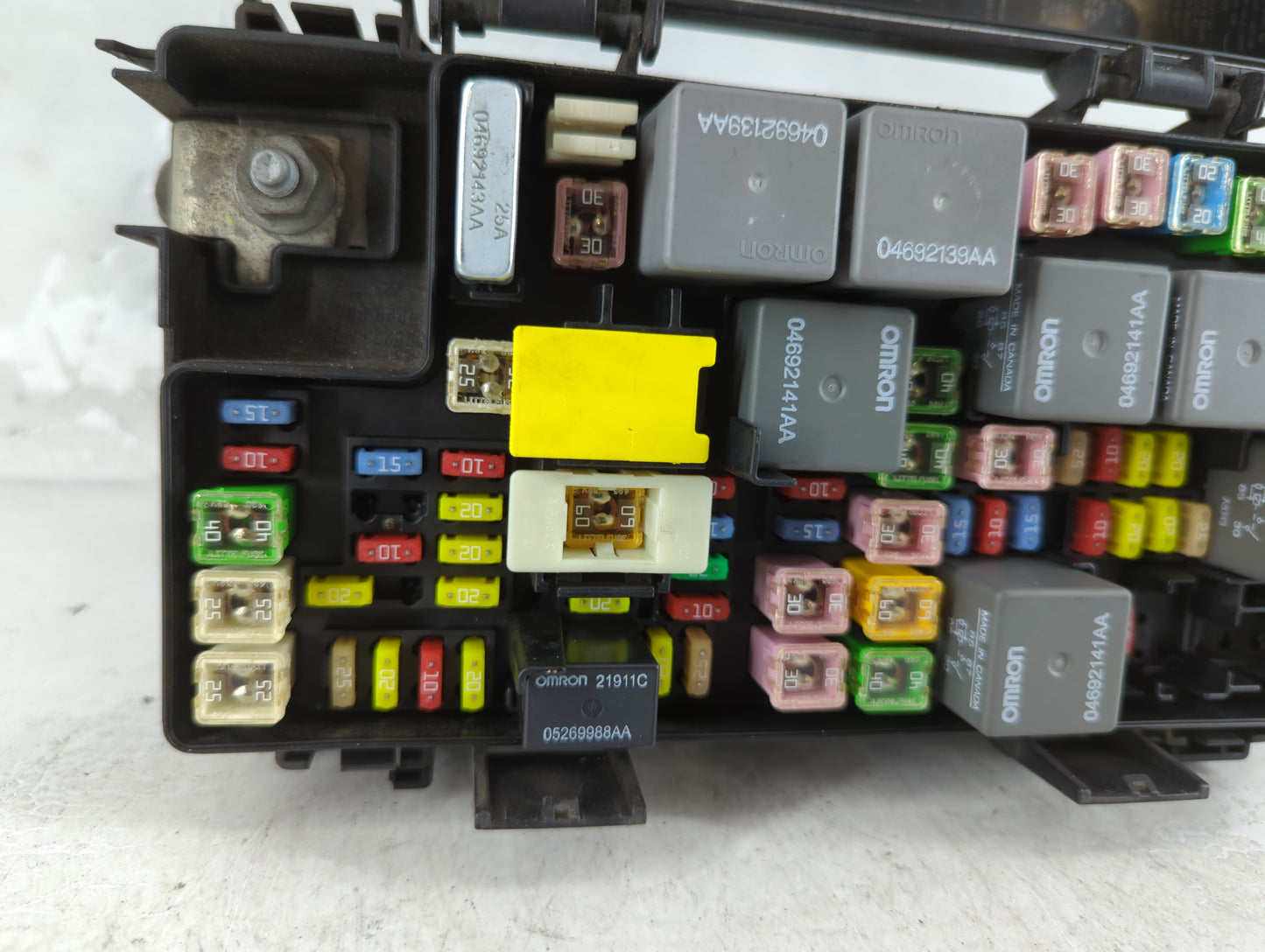 2009-2014 Volkswagen Routan Fusebox Fuse Box Panel Relay Module P/N:RT226202F7 Fits Fits 2009 2010 2011 2012 2013 2014 OEM U