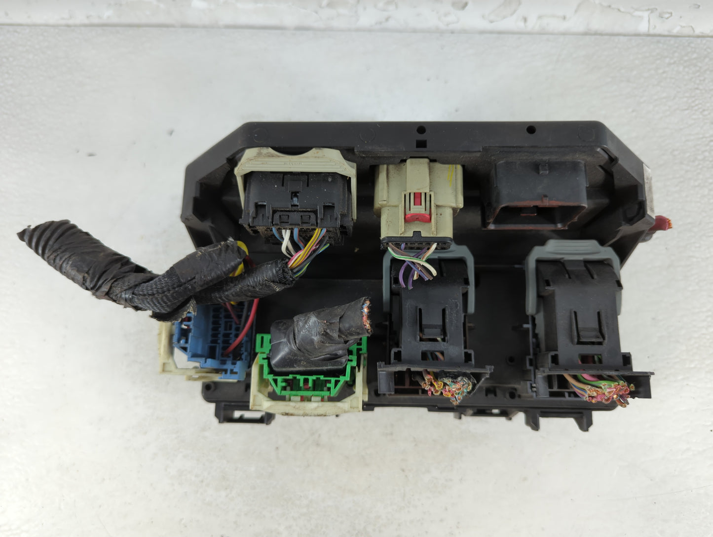 2009-2014 Volkswagen Routan Fusebox Fuse Box Panel Relay Module P/N:RT226202F7 Fits Fits 2009 2010 2011 2012 2013 2014 OEM U