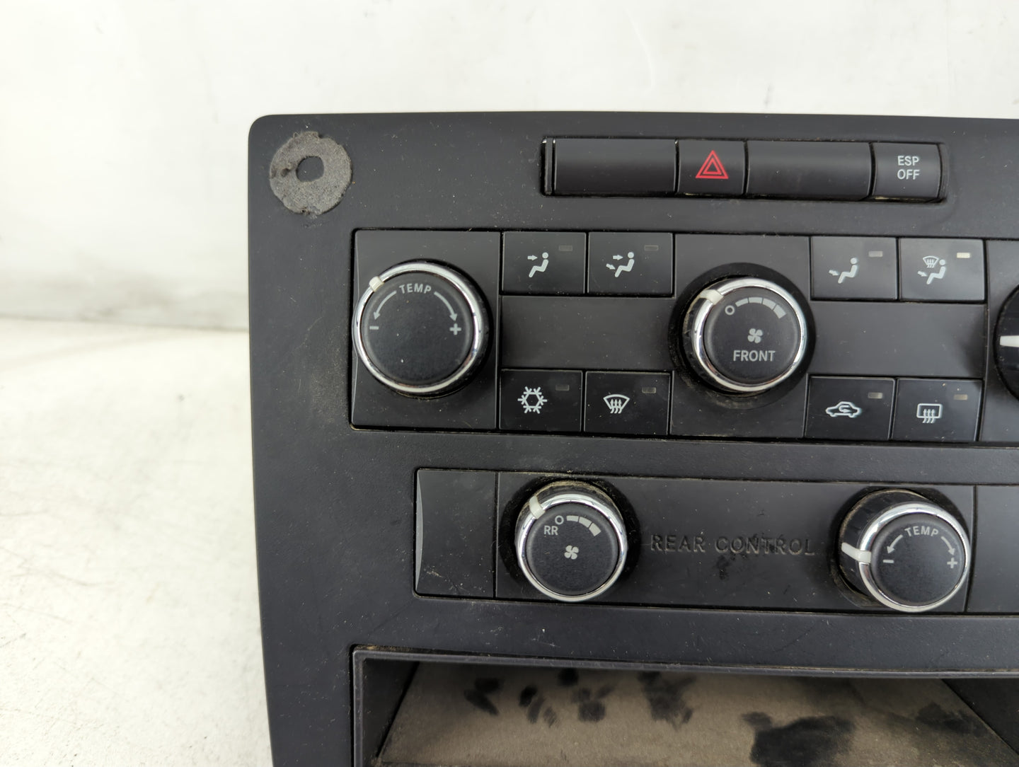 2009-2011 Volkswagen Routan Climate Control Module Temperature AC/Heater Replacement P/N:P55111863AE Fits Fits 2009 2010 201
