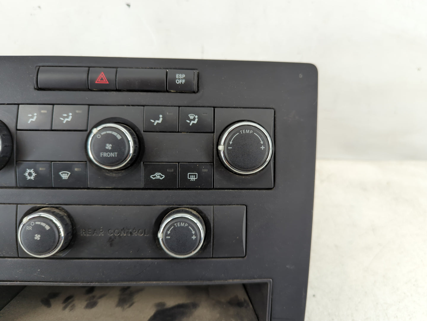 2009-2011 Volkswagen Routan Climate Control Module Temperature AC/Heater Replacement P/N:P55111863AE Fits Fits 2009 2010 201