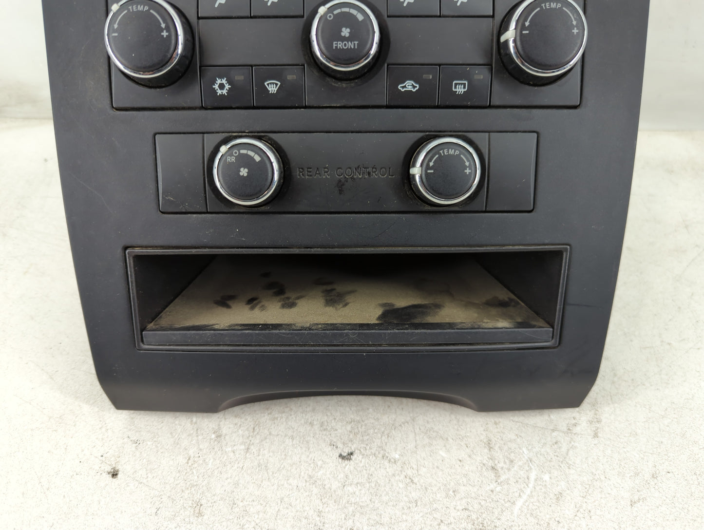 2009-2011 Volkswagen Routan Climate Control Module Temperature AC/Heater Replacement P/N:P55111863AE Fits Fits 2009 2010 201