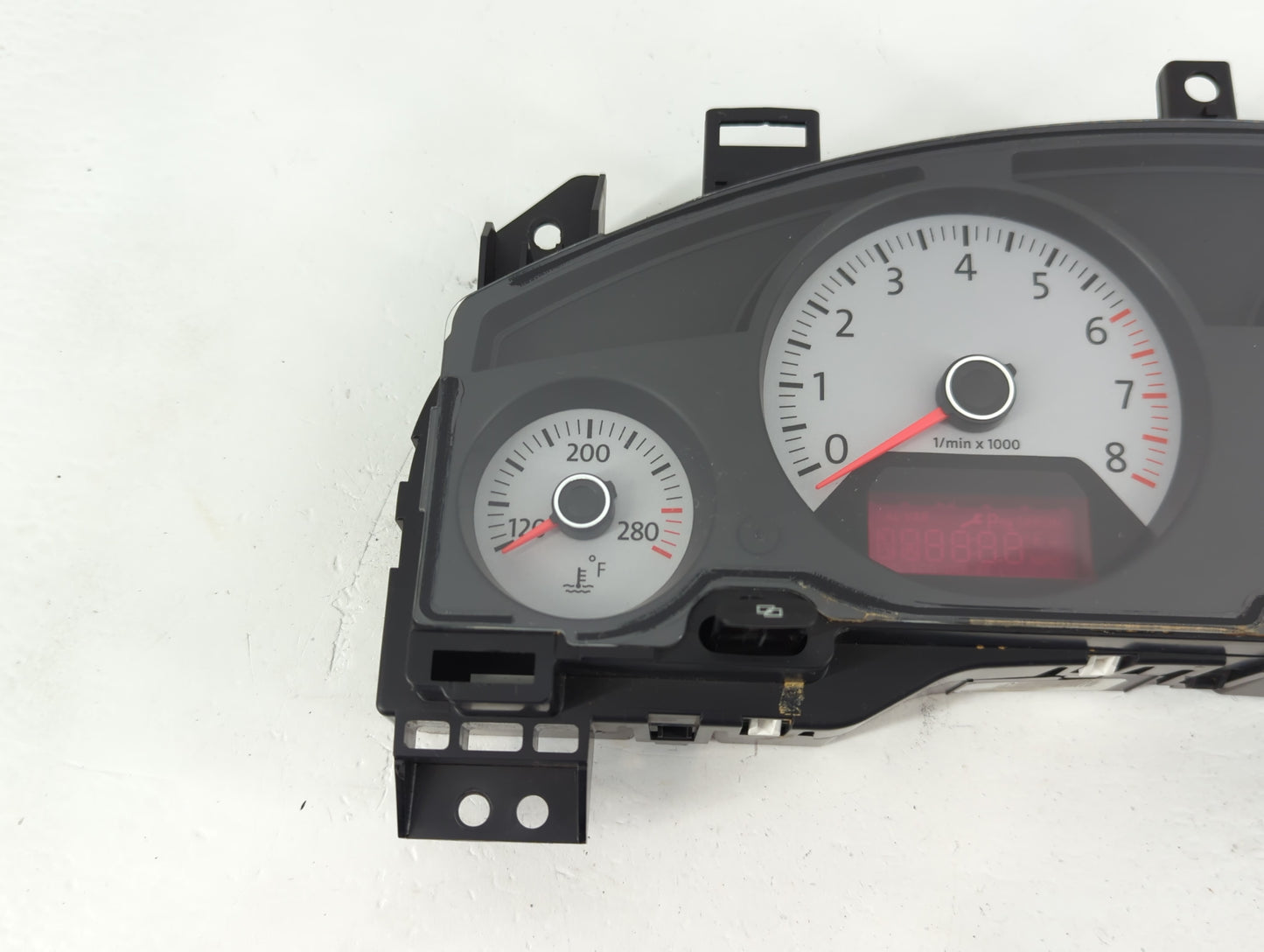 2009-2010 Volkswagen Routan Instrument Cluster Speedometer Gauges P/N:68055188AD Fits Fits 2009 2010 OEM Used Auto Parts - O