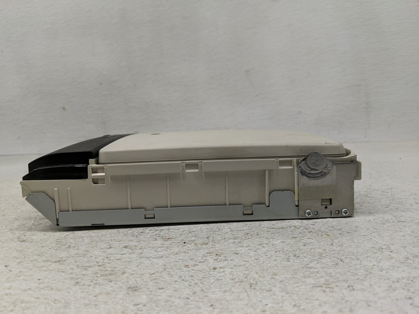 2009-2014 Volkswagen Routan Information Display Screen - Oemusedautoparts1.com