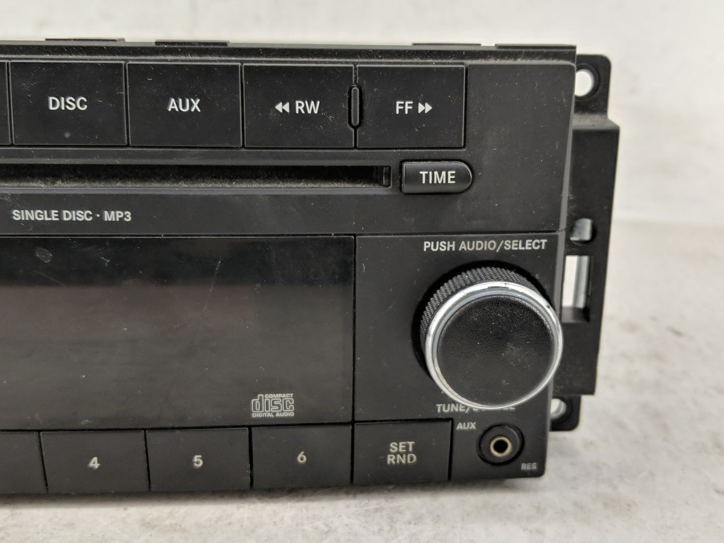 2009-2011 Volkswagen Routan Radio AM FM Cd Player Receiver Replacement P/N:P68050440AC Fits Fits 2009 2010 2011 OEM Used Aut