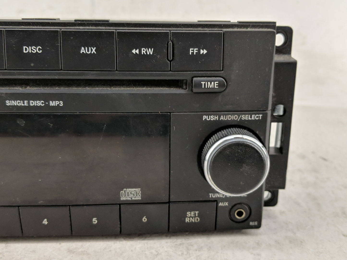 2009-2011 Volkswagen Routan Radio AM FM Cd Player Receiver Replacement P/N:P68050440AC Fits Fits 2009 2010 2011 OEM Used Aut
