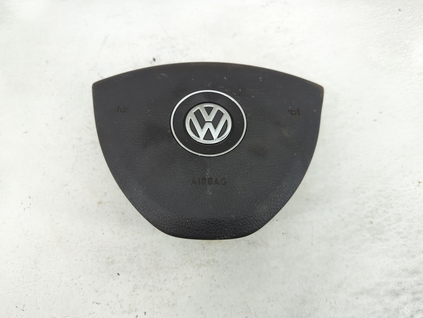 2009-2010 Volkswagen Routan Air Bag Driver Left Steering Wheel Mounted P/N:7B0880201A Fits Fits 2009 2010 OEM Used Auto Part