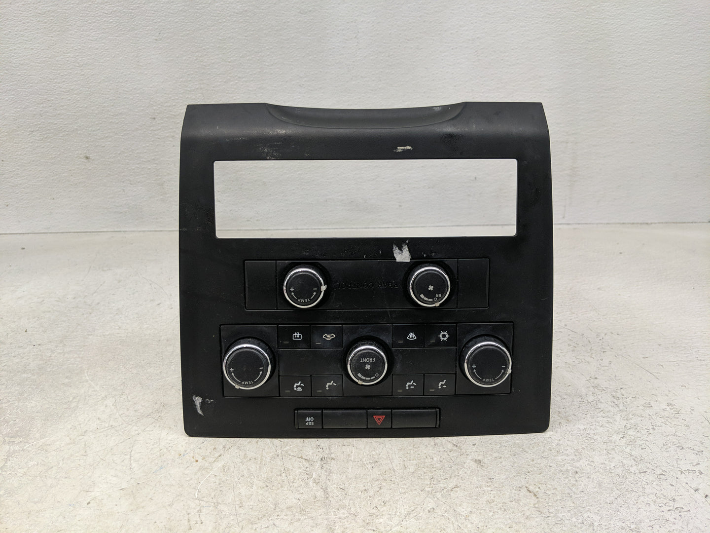 2009-2011 Volkswagen Routan Climate Control Module Temperature AC/Heater Replacement P/N:P55111863AE Fits Fits 2009 2010 201