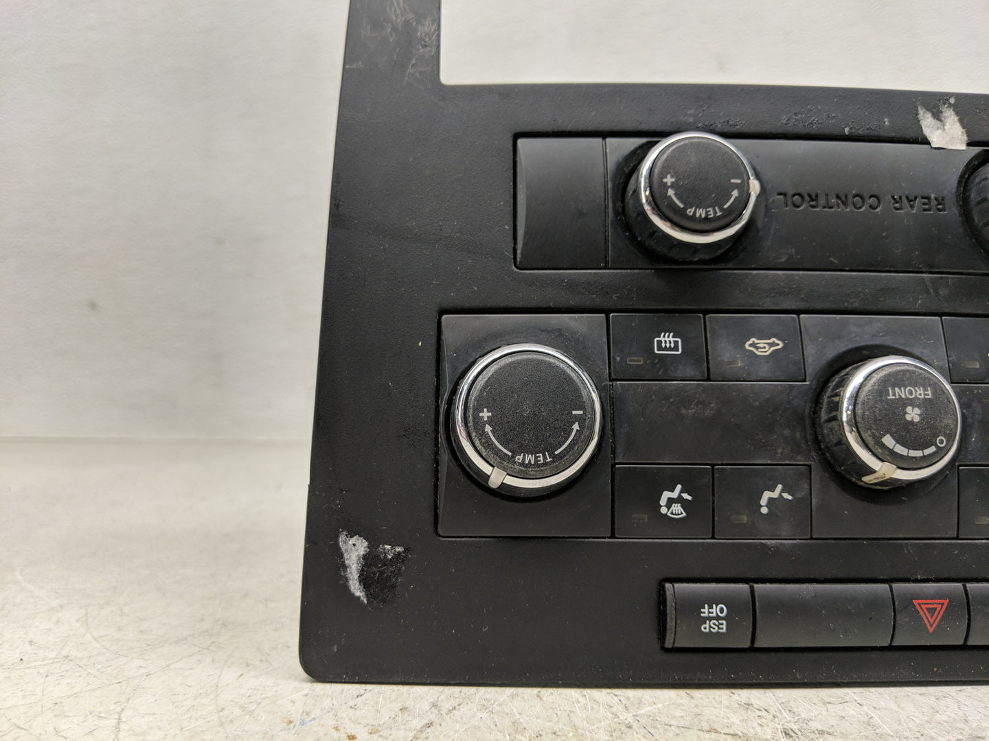 2009-2011 Volkswagen Routan Climate Control Module Temperature AC/Heater Replacement P/N:P55111863AE Fits Fits 2009 2010 201