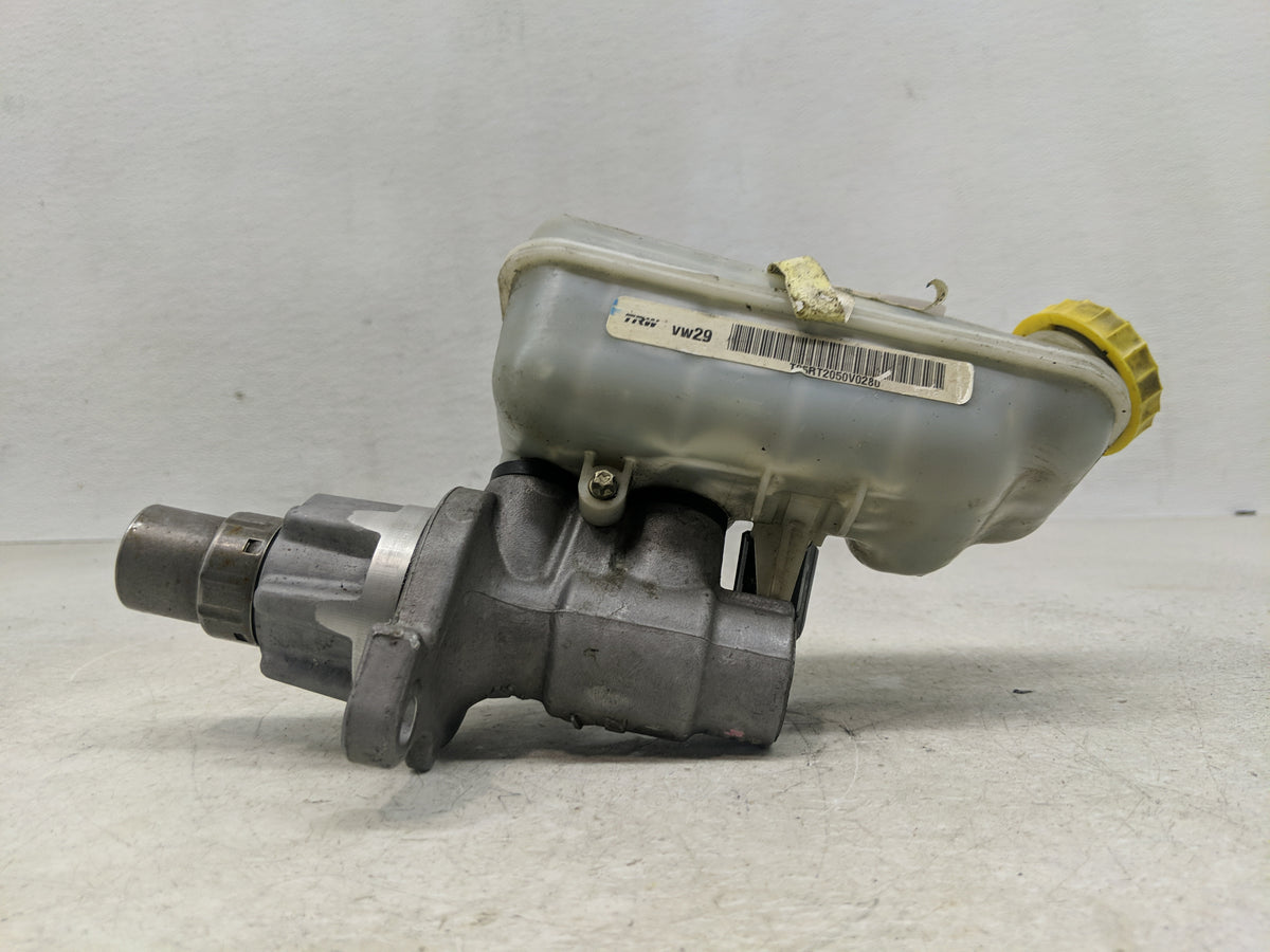 2009-2014 Volkswagen Routan Brake Master Cylinder 1312106 - Oemusedautoparts1.com