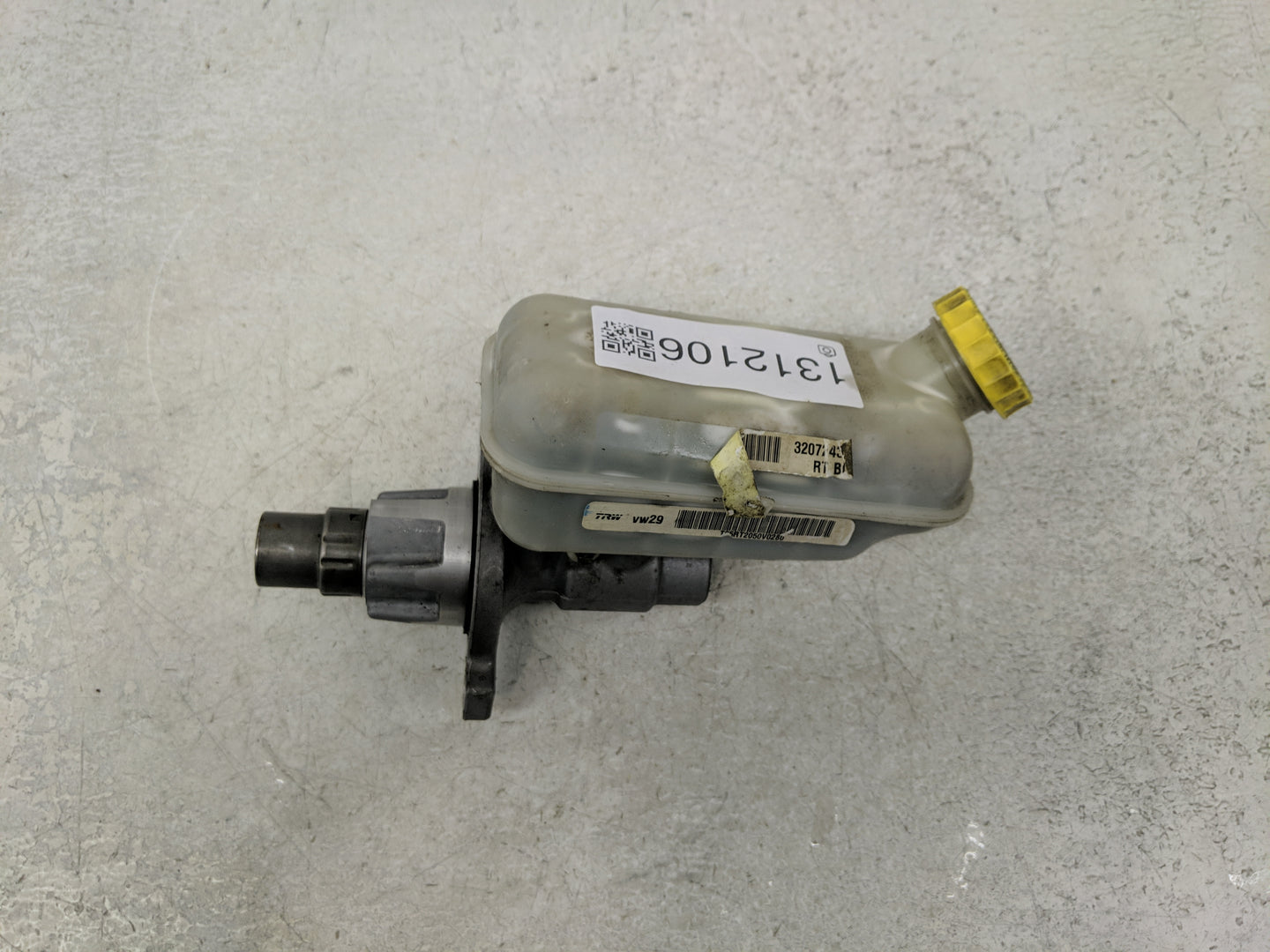 2009-2014 Volkswagen Routan Brake Master Cylinder 1312106 - Oemusedautoparts1.com