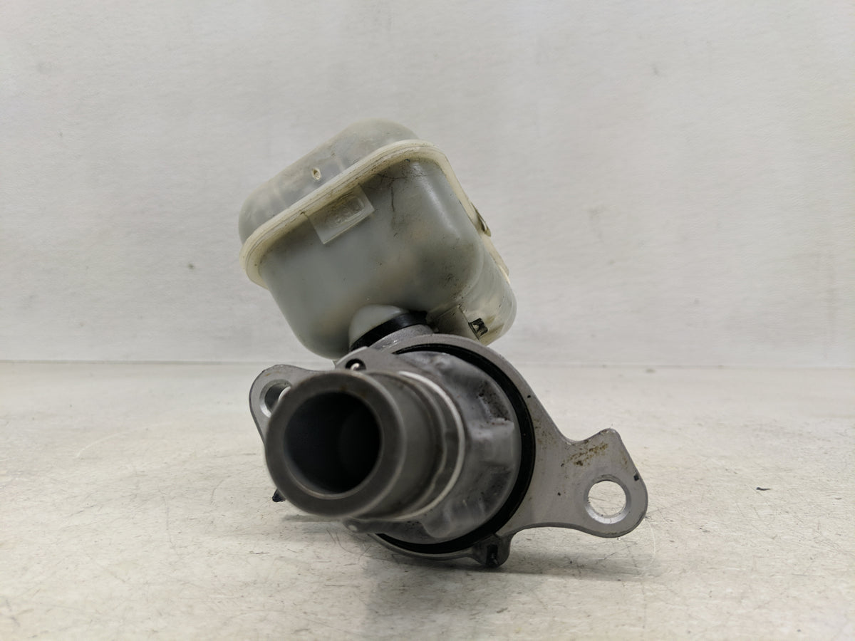 2009-2014 Volkswagen Routan Brake Master Cylinder 1312106 - Oemusedautoparts1.com