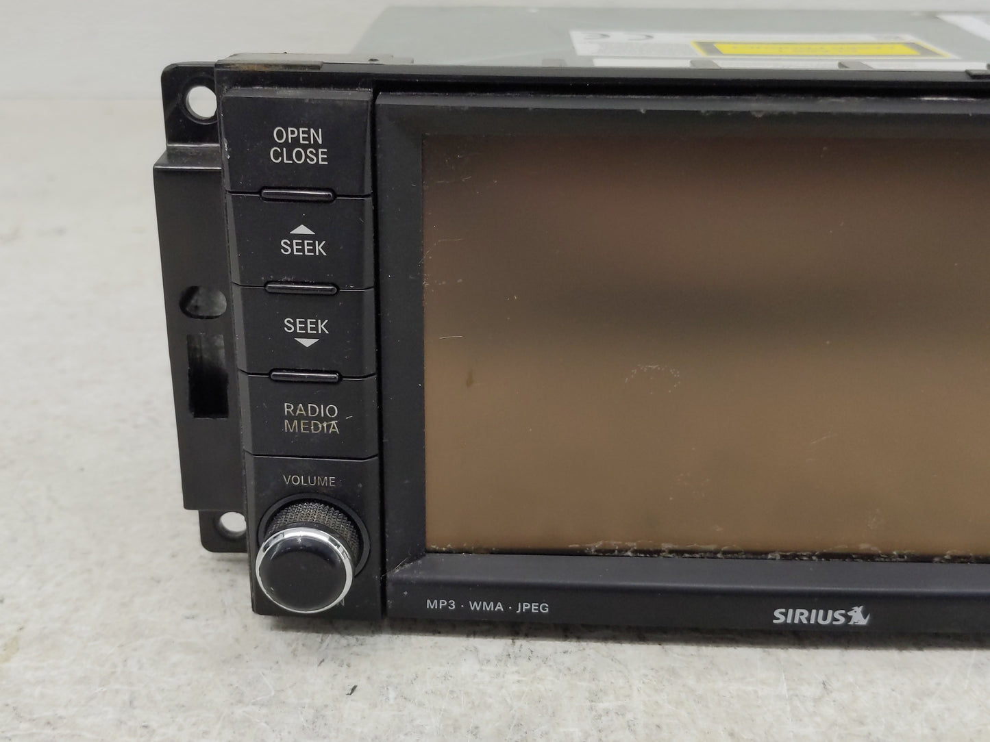 2010 Volkswagen Routan Radio AM FM Cd Player Receiver Replacement P/N:P68035025AF Fits OEM Used Auto Parts - Oemusedautopart