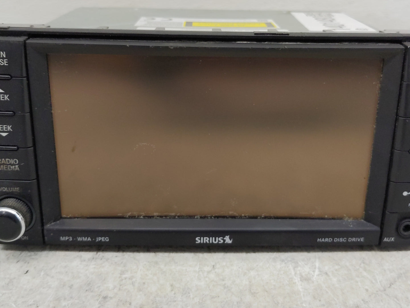 2010 Volkswagen Routan Radio AM FM Cd Player Receiver Replacement P/N:P68035025AF Fits OEM Used Auto Parts - Oemusedautopart