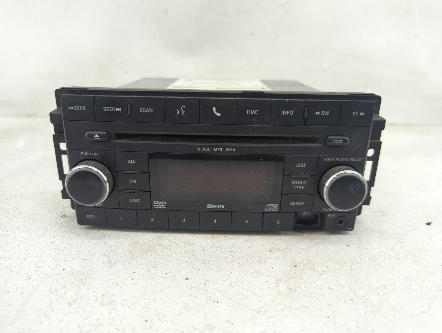 2010 Volkswagen Routan Radio AM FM Cd Player Receiver Replacement P/N:68050442AC TT1AA1250A1588 Fits OEM Used Auto Parts - O