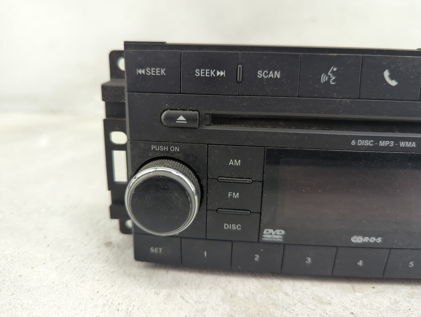 2010 Volkswagen Routan Radio AM FM Cd Player Receiver Replacement P/N:68050442AC TT1AA1250A1588 Fits OEM Used Auto Parts - O