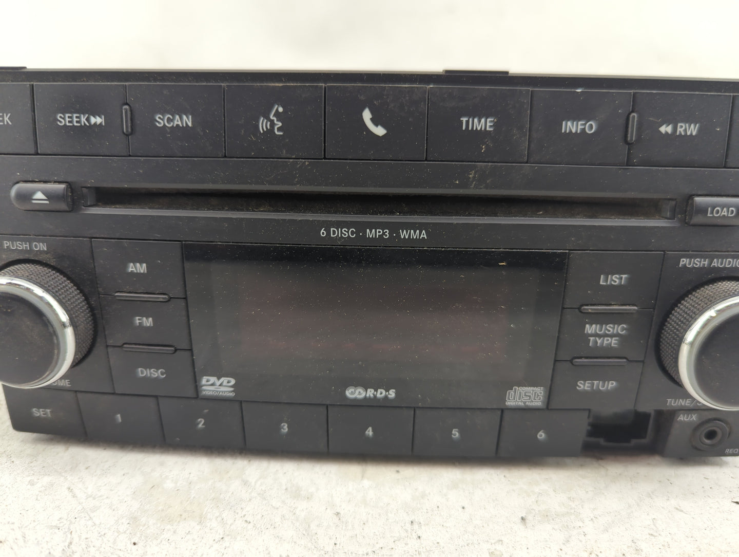 2010 Volkswagen Routan Radio AM FM Cd Player Receiver Replacement P/N:68050442AC TT1AA1250A1588 Fits OEM Used Auto Parts - O