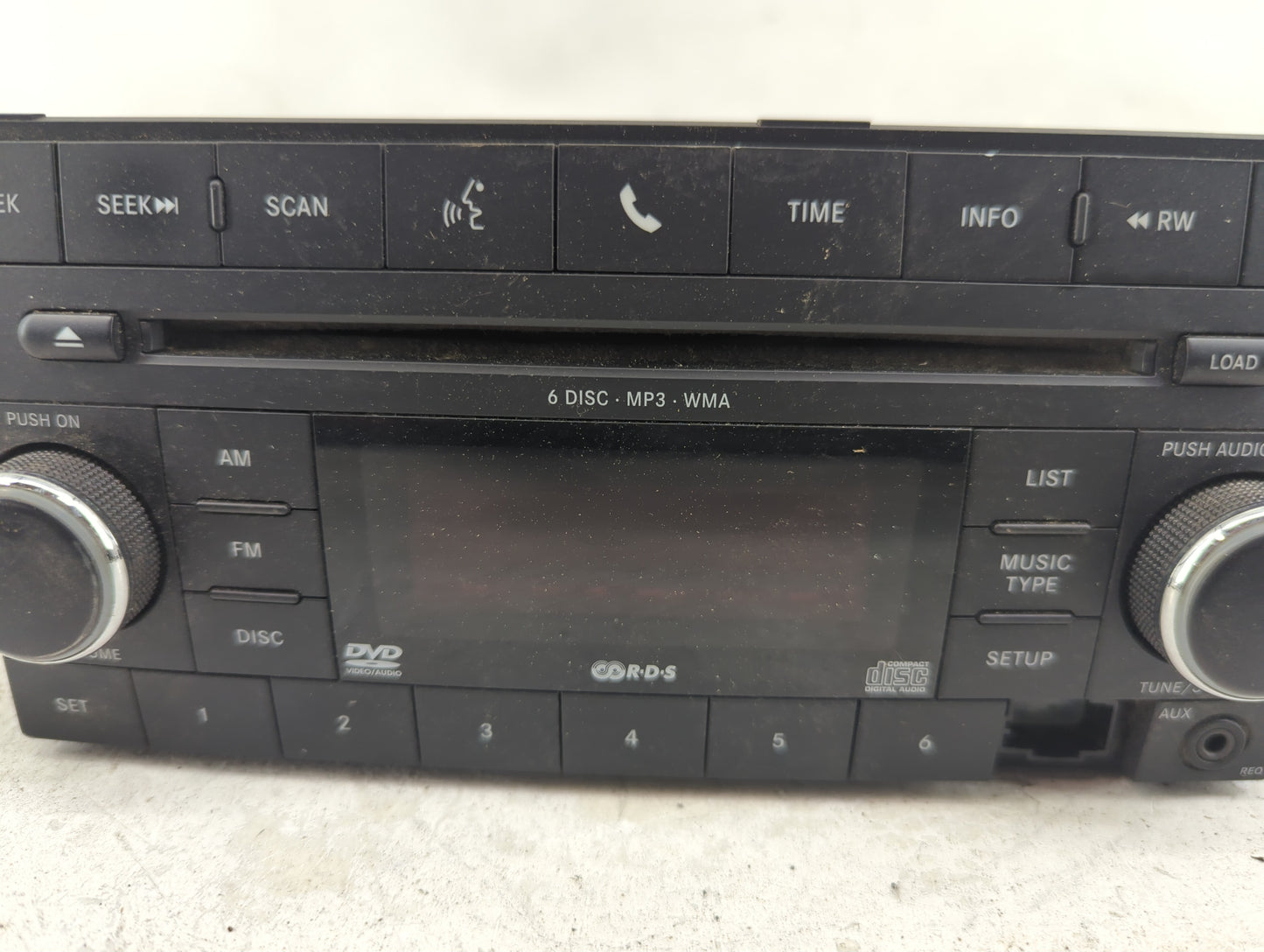 2010 Volkswagen Routan Radio AM FM Cd Player Receiver Replacement P/N:68050442AC TT1AA1250A1588 Fits OEM Used Auto Parts - O