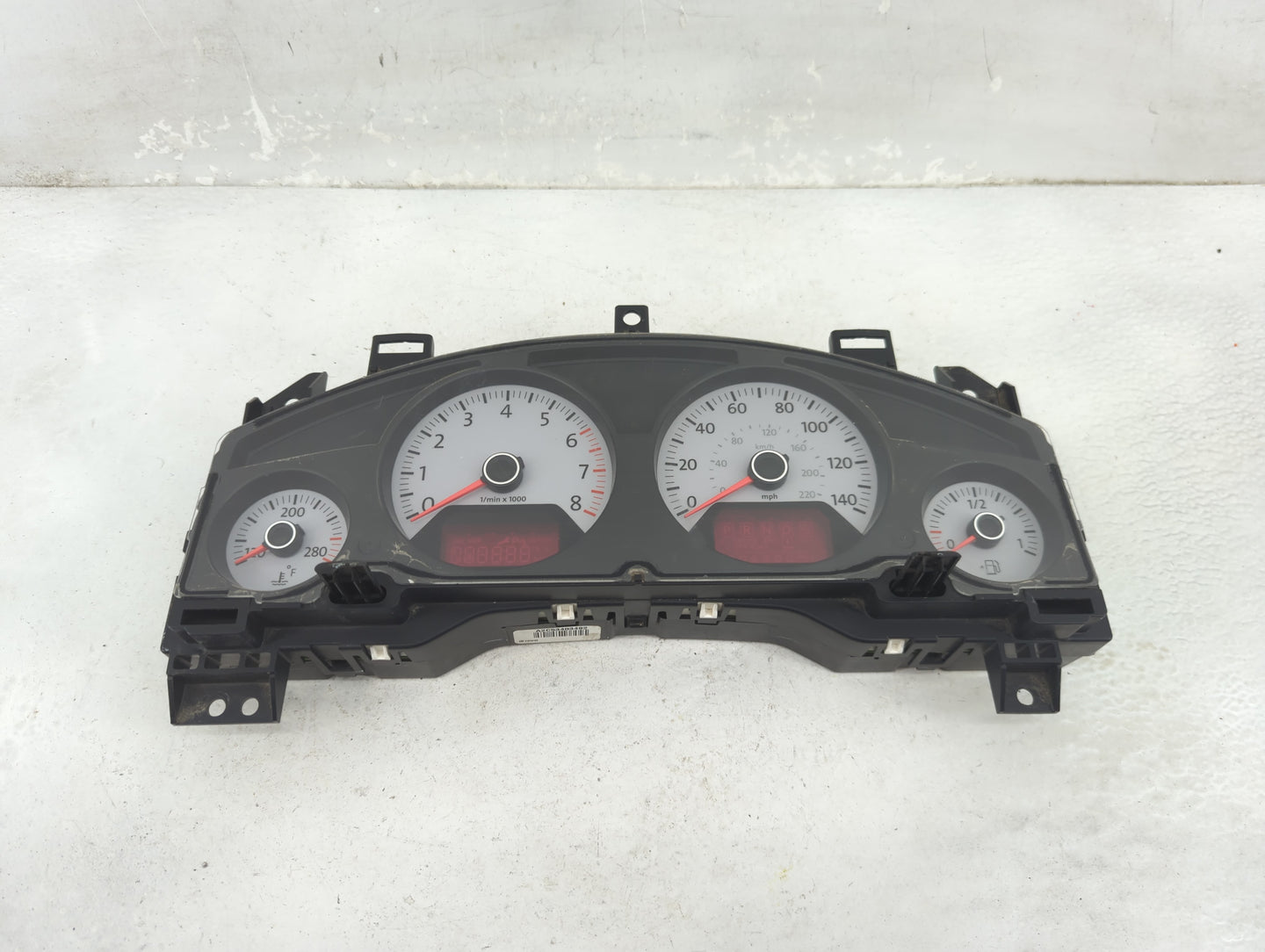 2009-2010 Volkswagen Routan Instrument Cluster Speedometer Gauges P/N:P68055188AE TDOQI060045396 Fits Fits 2009 2010 OEM Use