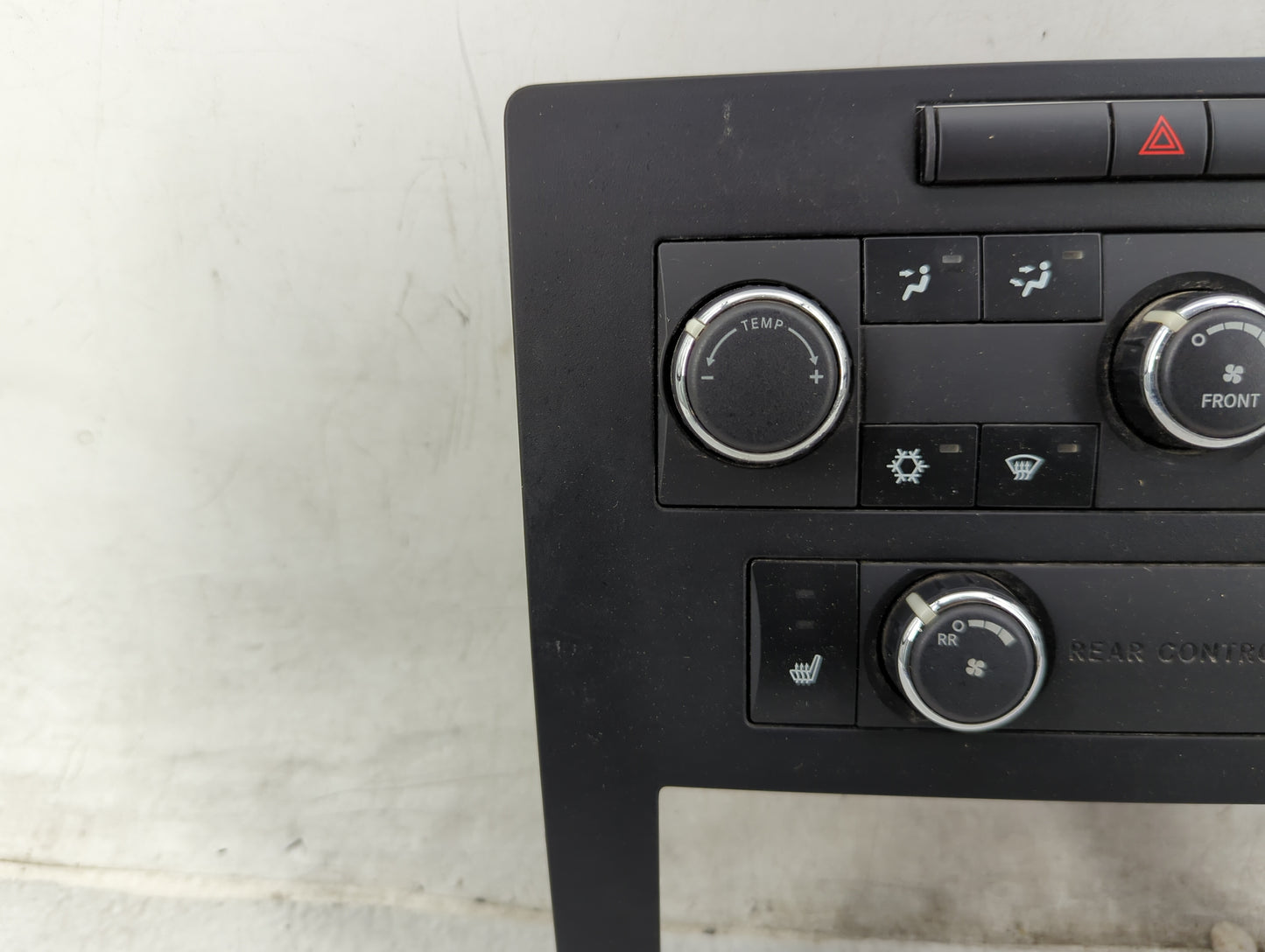 2009-2011 Volkswagen Routan Climate Control Module Temperature AC/Heater Replacement P/N:P55111869AE Fits Fits 2009 2010 201