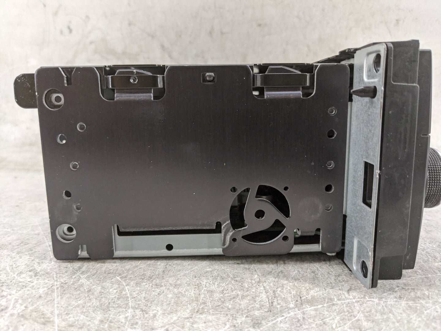 2009-2011 Volkswagen Routan Radio AM FM Cd Player Receiver Replacement P/N:P68050440AC Fits Fits 2009 2010 2011 OEM Used Aut