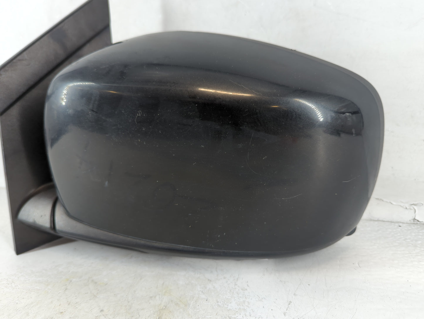 2009-2014 Volkswagen Routan Passenger Right Side View Manual Door Mirror - Oemusedautoparts1.com