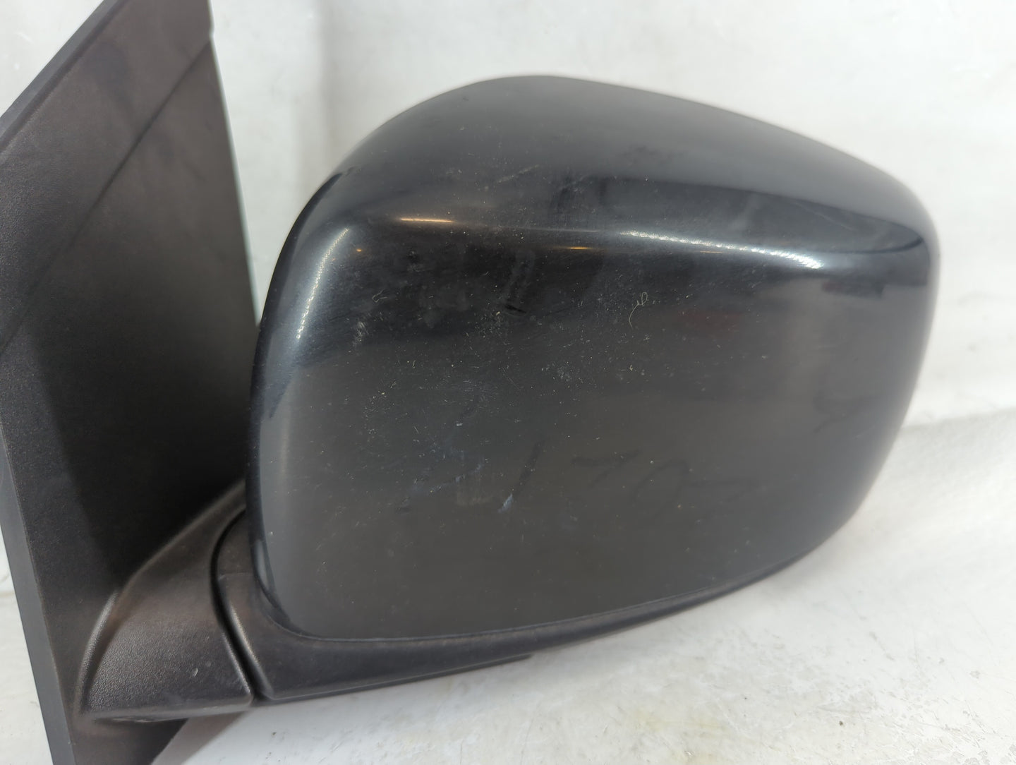 2009-2014 Volkswagen Routan Passenger Right Side View Manual Door Mirror - Oemusedautoparts1.com