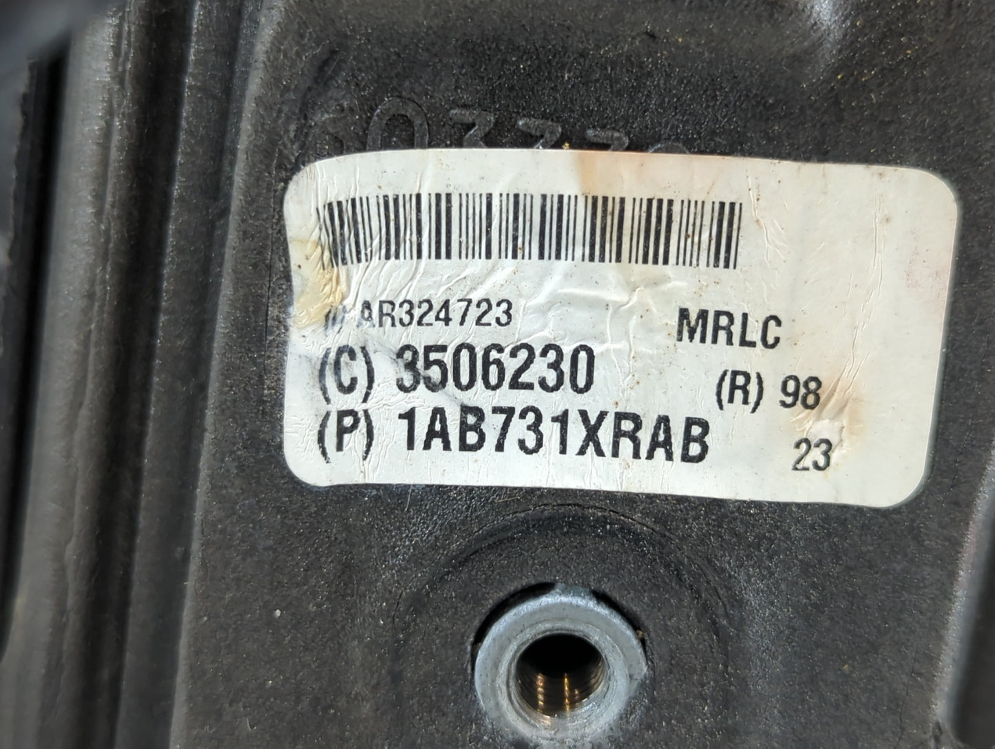 2009-2014 Volkswagen Routan Passenger Right Side View Manual Door Mirror - Oemusedautoparts1.com