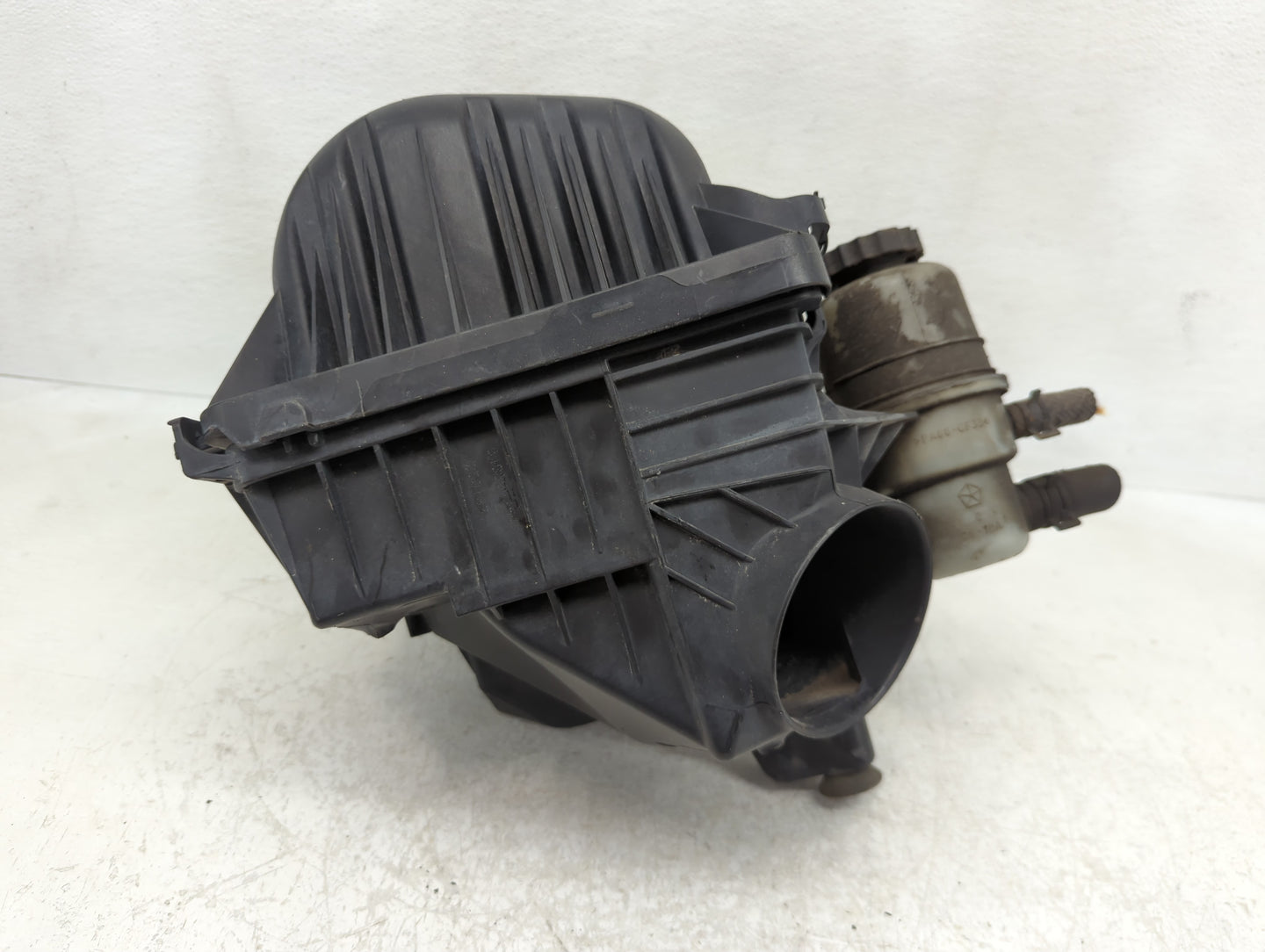 2009-2010 Volkswagen Routan Air Cleaner Intake-duct Hose Tube - Oemusedautoparts1.com