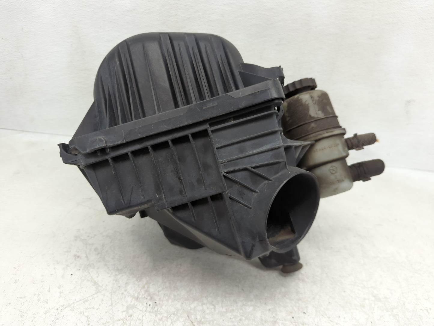 2009-2010 Volkswagen Routan Air Cleaner Intake-duct Hose Tube - Oemusedautoparts1.com