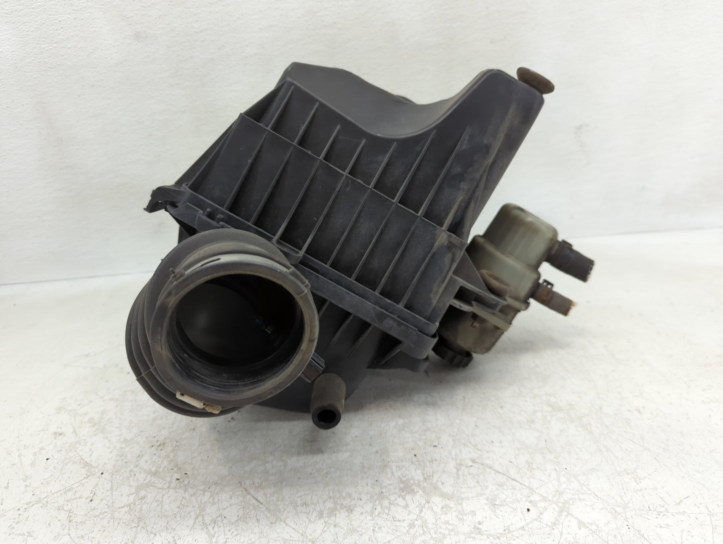 2009-2010 Volkswagen Routan Air Cleaner Intake-duct Hose Tube - Oemusedautoparts1.com