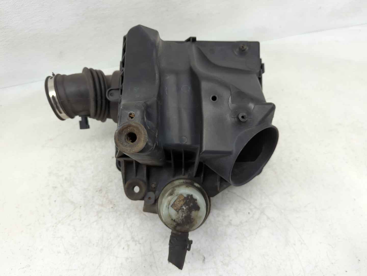 2009-2010 Volkswagen Routan Air Cleaner Intake-duct Hose Tube - Oemusedautoparts1.com