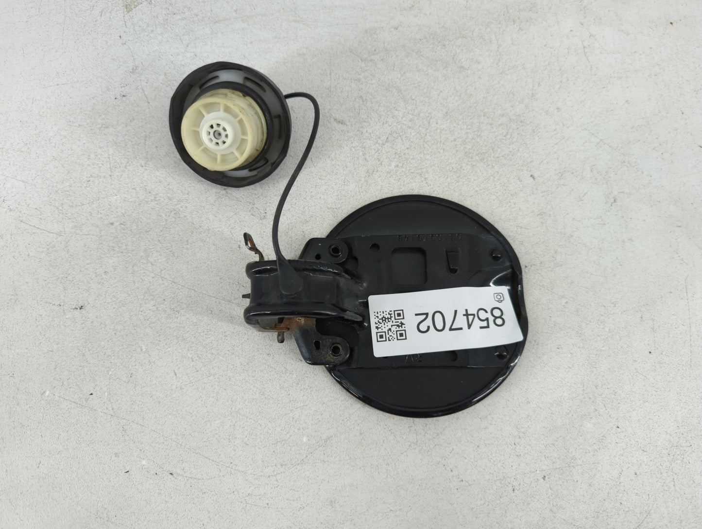 2010 Volkswagen Routan Fuel Tank Door Lid Gas Tank - Oemusedautoparts1.com