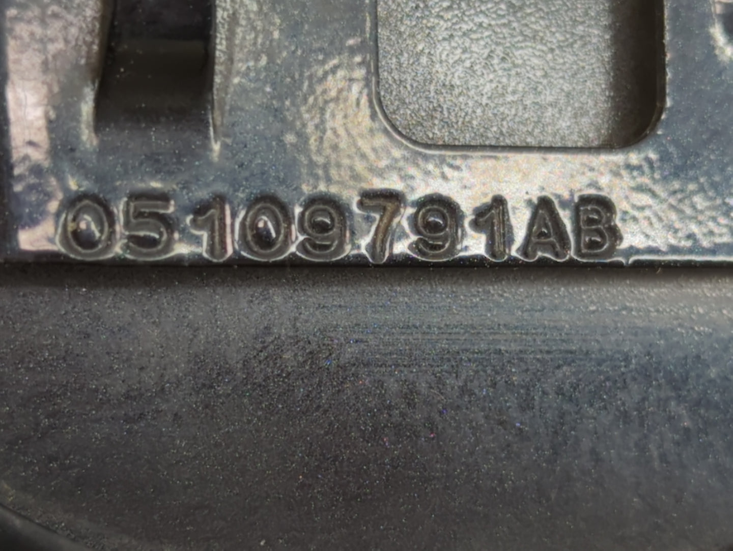 2010 Volkswagen Routan Fuel Tank Door Lid Gas Tank - Oemusedautoparts1.com