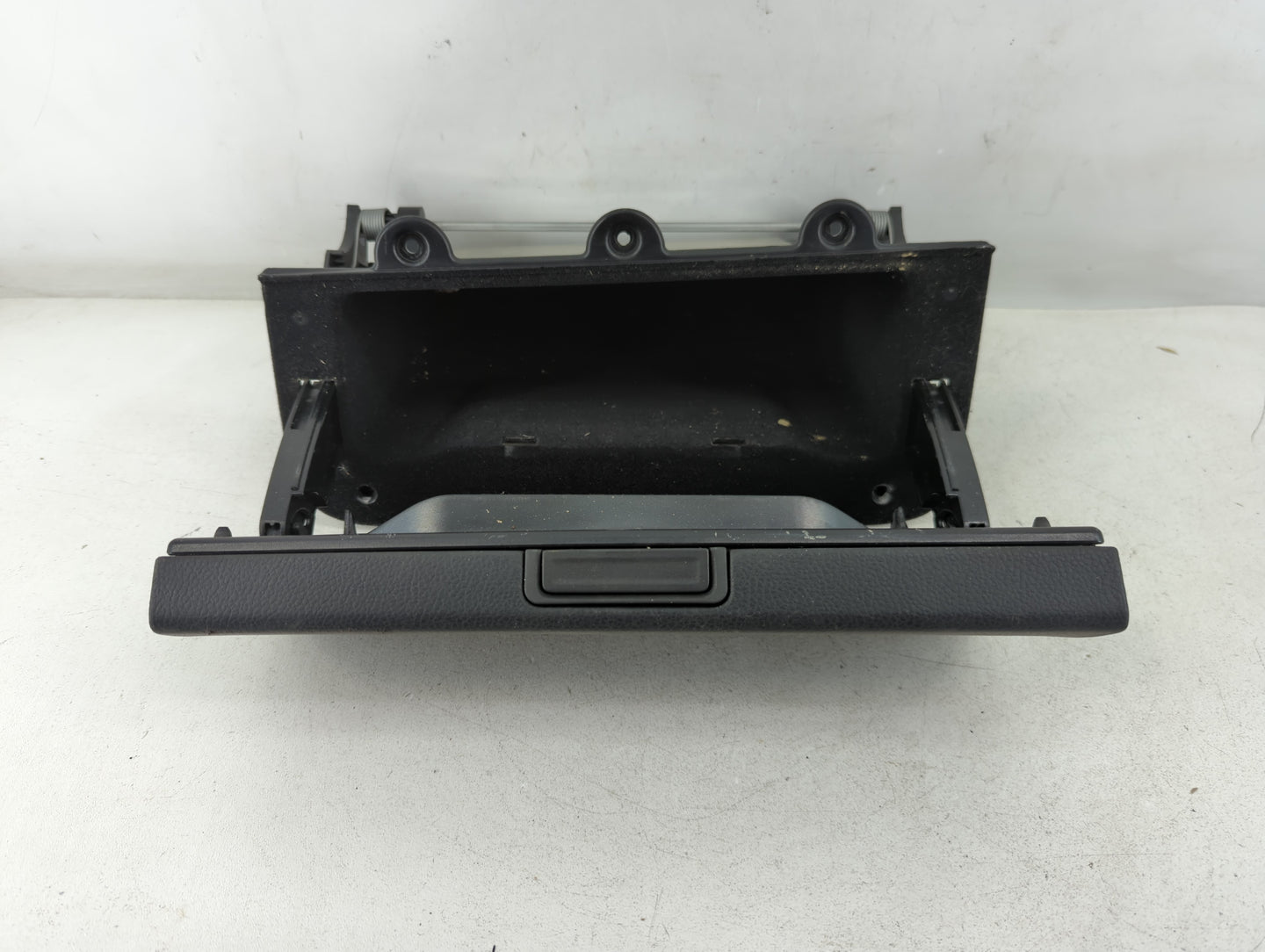 2010 Volkswagen Routan Passenger Glove Box Door Storage Compartment - Oemusedautoparts1.com