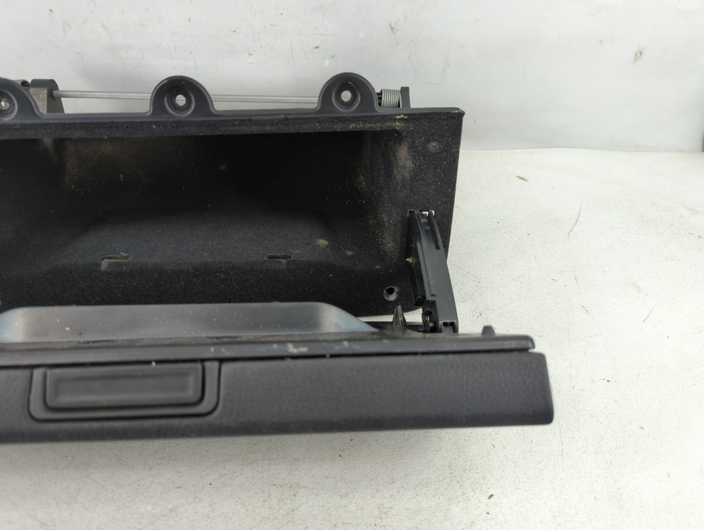 2010 Volkswagen Routan Passenger Glove Box Door Storage Compartment - Oemusedautoparts1.com