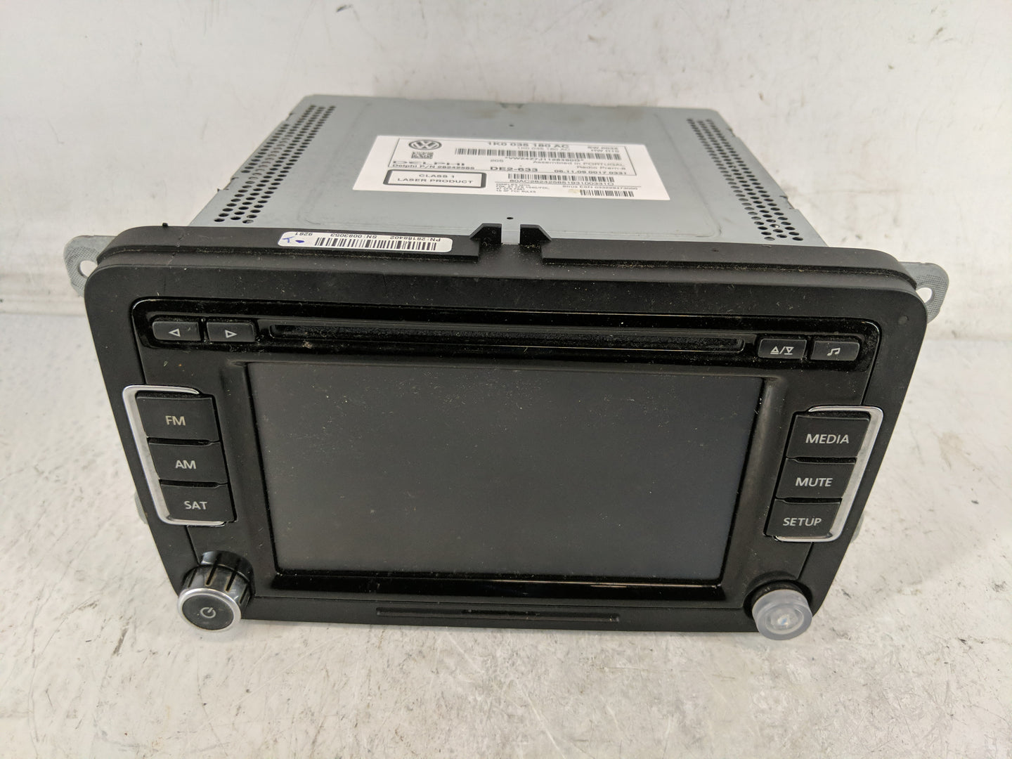 2009-2017 Volkswagen Tiguan Radio AM FM Cd Player Receiver Replacement P/N:1K0 035 180 AC Fits OEM Used Auto Parts - Oemused