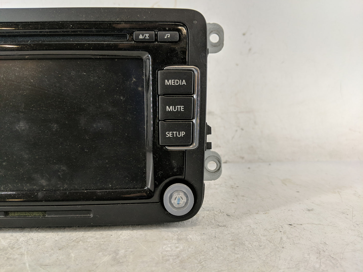 2009-2017 Volkswagen Tiguan Radio AM FM Cd Player Receiver Replacement P/N:1K0 035 180 AC Fits OEM Used Auto Parts - Oemused