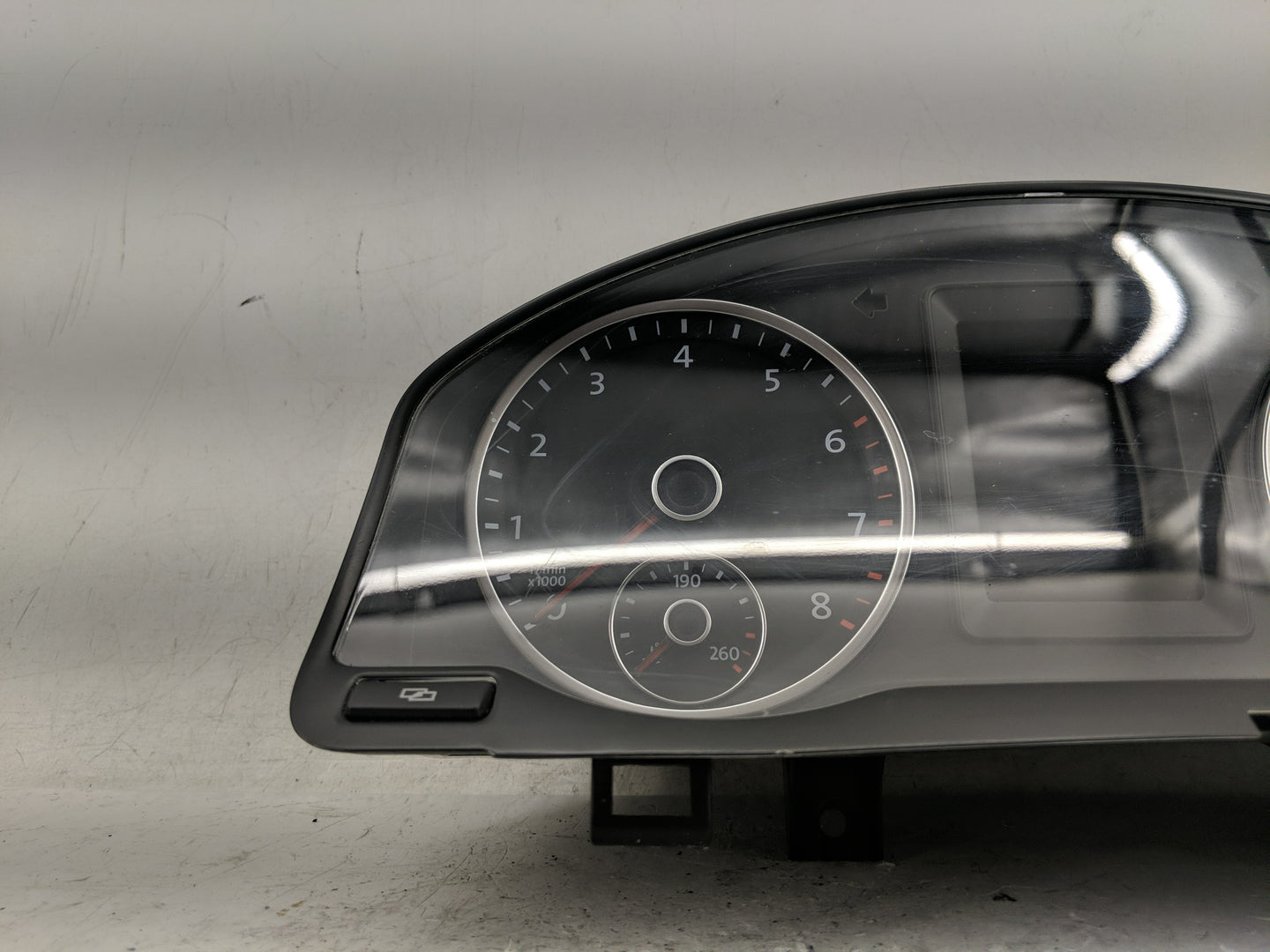 2010 Volkswagen Tiguan Instrument Cluster Speedometer Gauges P/N:5N0920961A Fits OEM Used Auto Parts - Oemusedautoparts1.com