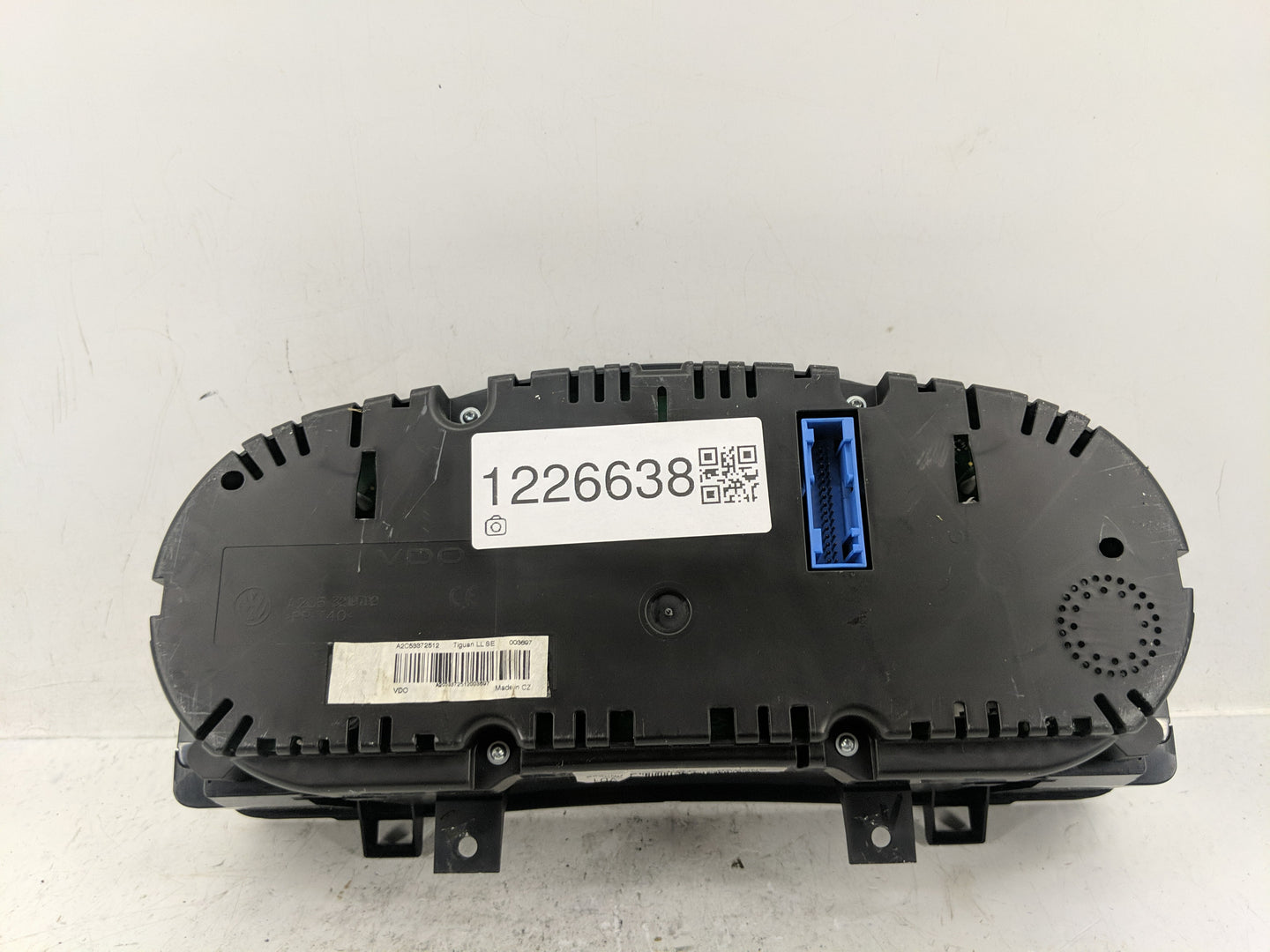 2010 Volkswagen Tiguan Instrument Cluster Speedometer Gauges P/N:5N0920961A Fits OEM Used Auto Parts - Oemusedautoparts1.com