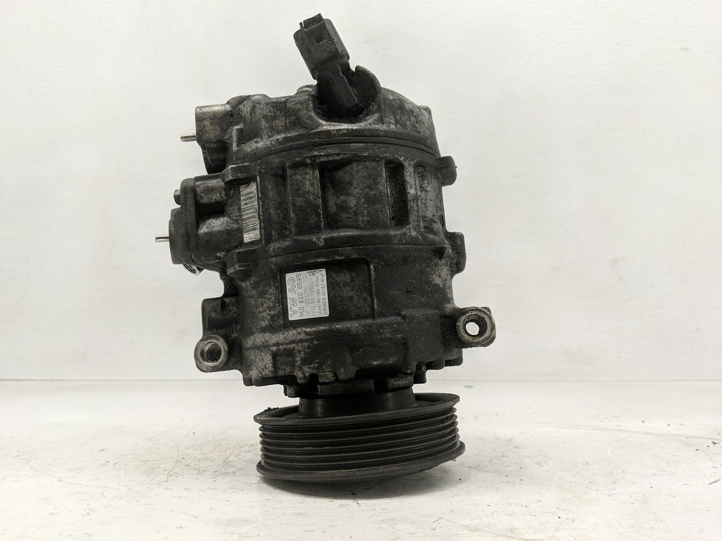 2009-2015 Volkswagen Tiguan Air Conditioning A/c Ac Compressor Oem 1241165 - Oemusedautoparts1.com