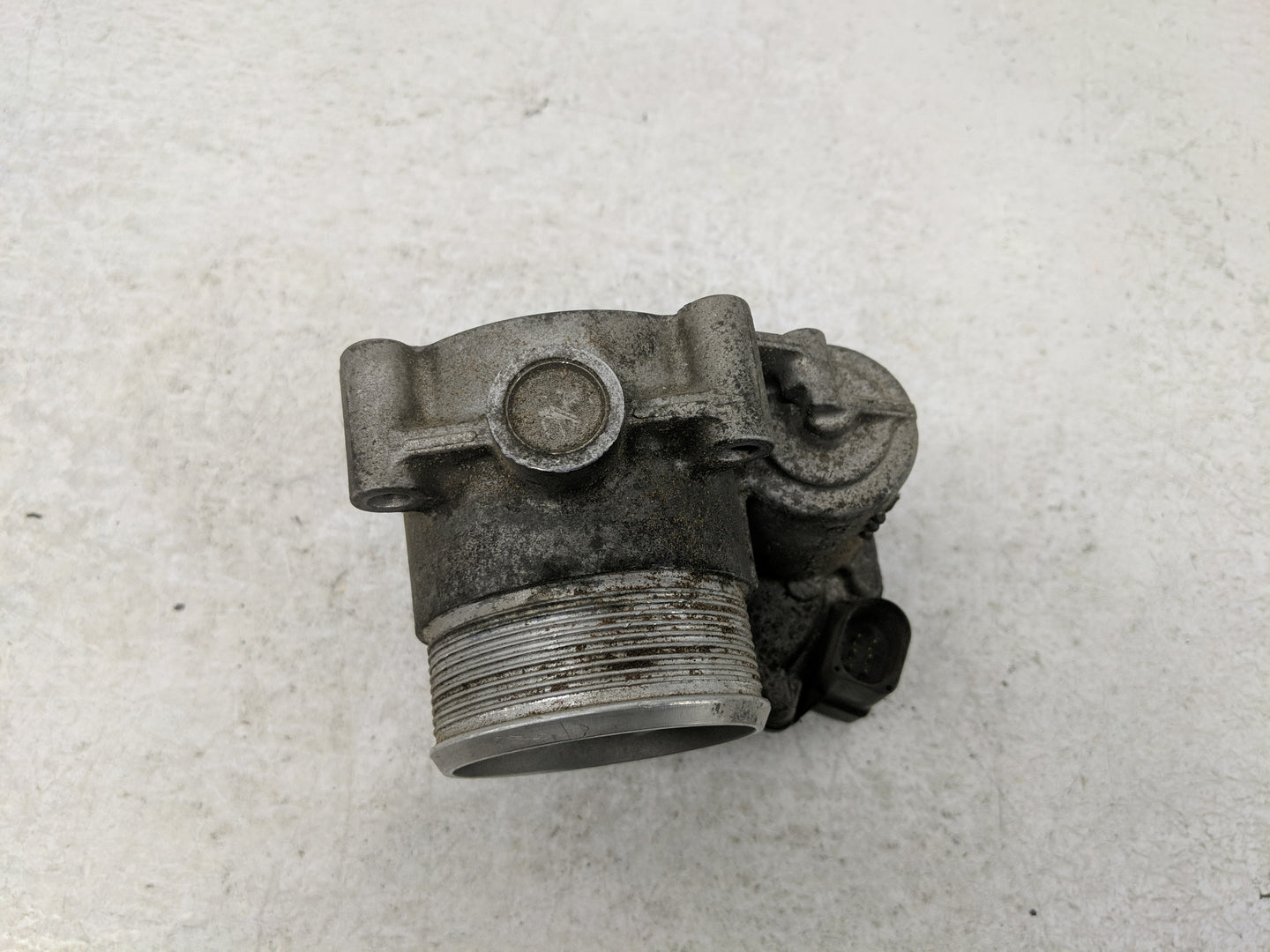 2010 Volkswagen Tiguan Throttle Body Fits OEM Used Auto Parts - Oemusedautoparts1.com