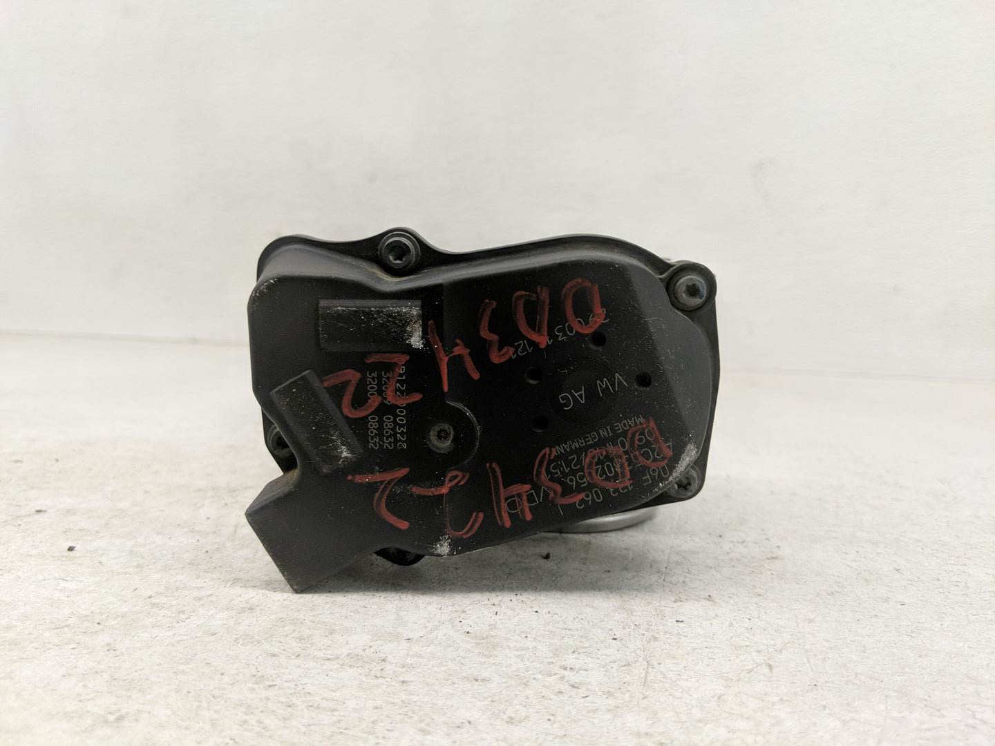 2010 Volkswagen Tiguan Throttle Body Fits OEM Used Auto Parts - Oemusedautoparts1.com