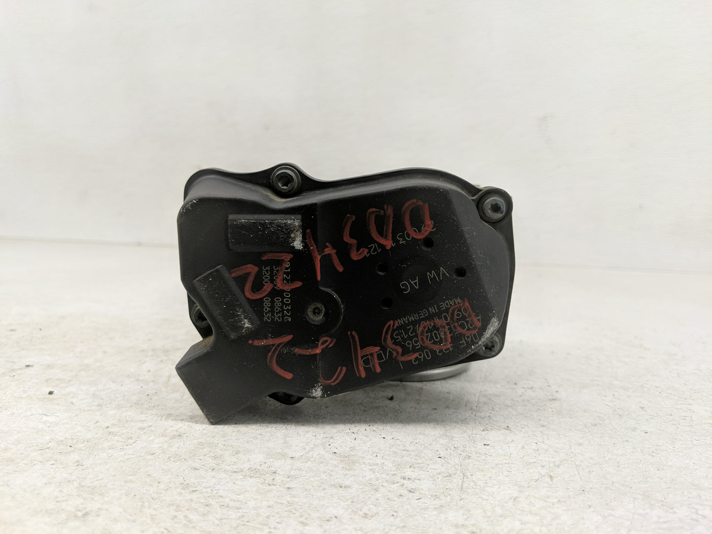 2010 Volkswagen Tiguan Throttle Body Fits OEM Used Auto Parts - Oemusedautoparts1.com