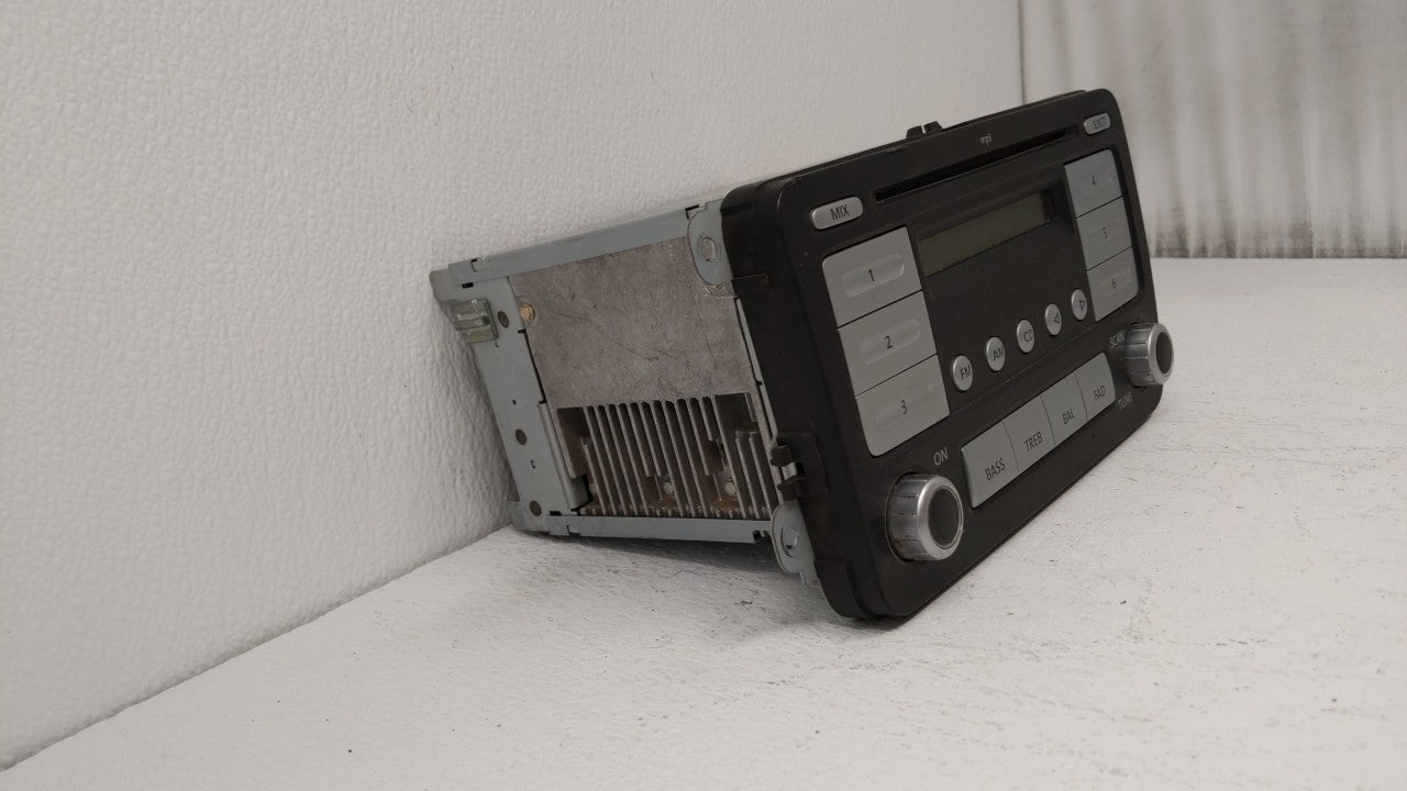 2009-2017 Volkswagen Tiguan Radio AM FM Cd Player Receiver Replacement P/N:28230185 Fits OEM Used Auto Parts - Oemusedautopa