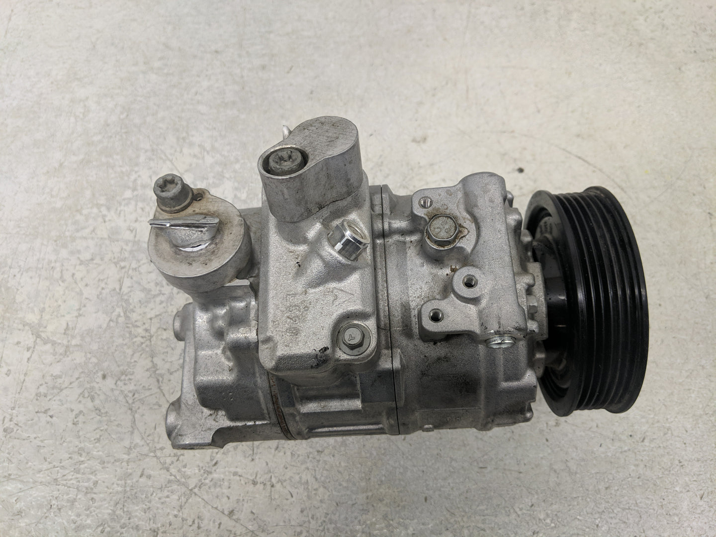 2009-2015 Volkswagen Tiguan Air Conditioning A/c Ac Compressor Oem - Oemusedautoparts1.com
