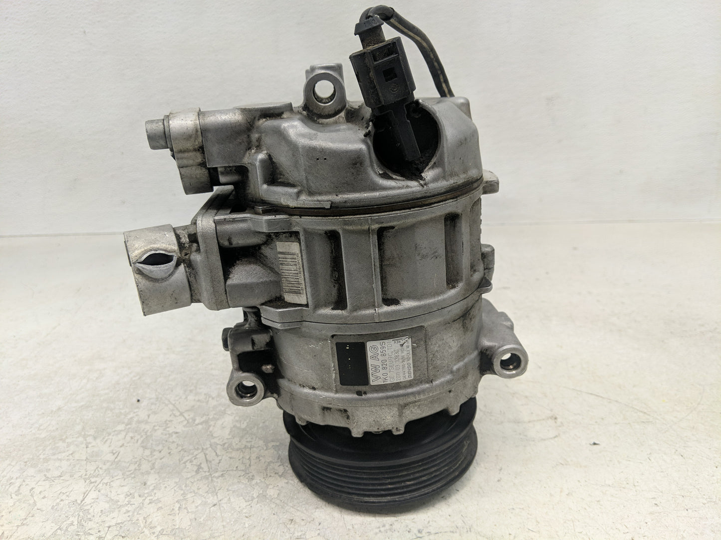 2009-2015 Volkswagen Tiguan Air Conditioning A/c Ac Compressor Oem - Oemusedautoparts1.com