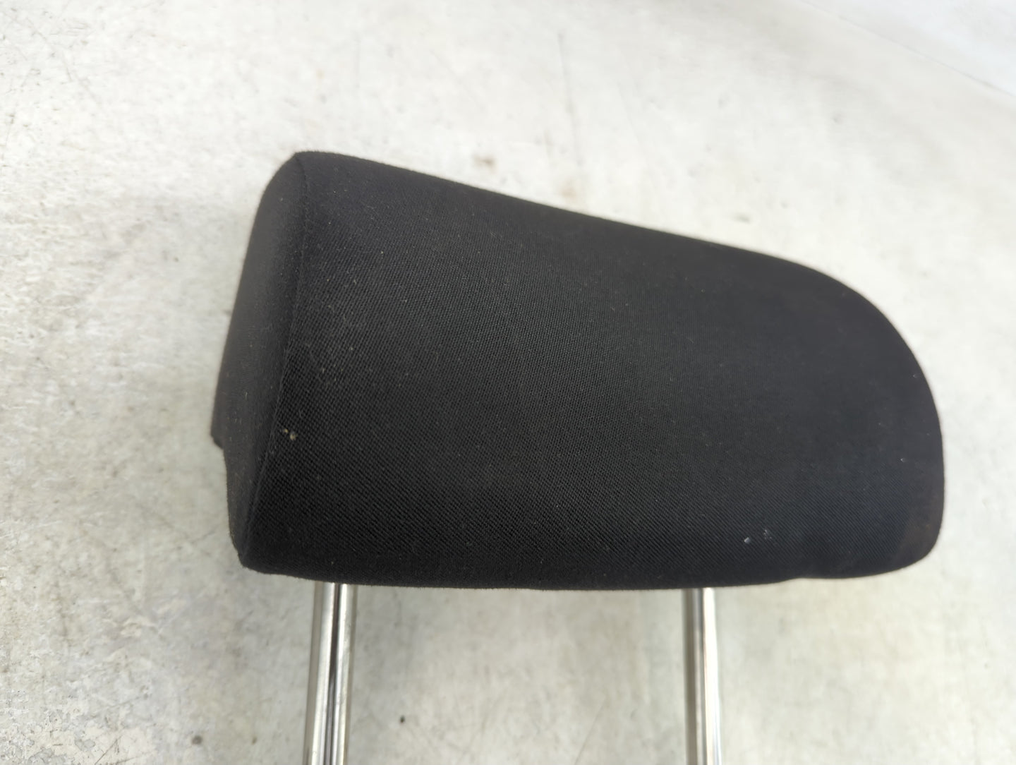 2009-2014 Volkswagen Tiguan Headrest Head Rest Rear Seat Fits Fits 2009 2010 2011 2012 2013 2014 OEM Used Auto Parts - Oemus