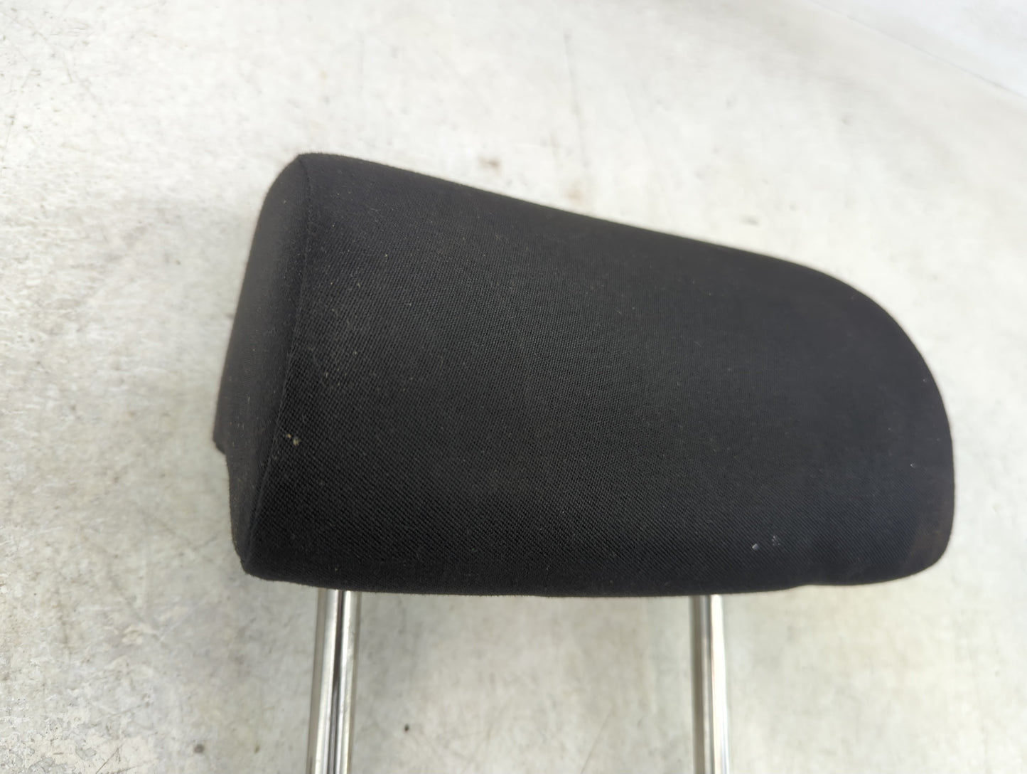 2009-2014 Volkswagen Tiguan Headrest Head Rest Rear Seat Fits Fits 2009 2010 2011 2012 2013 2014 OEM Used Auto Parts - Oemus