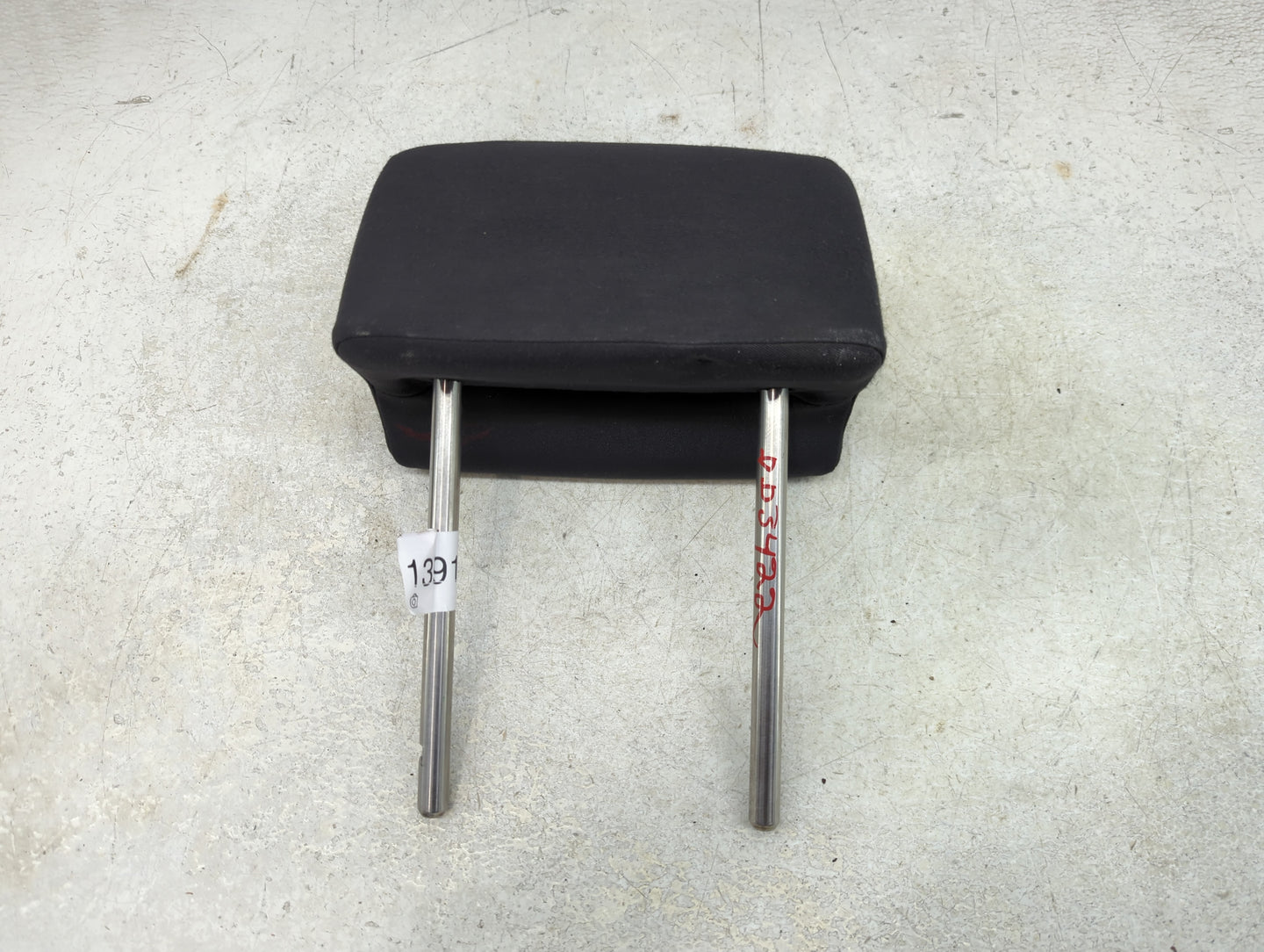 2009-2014 Volkswagen Tiguan Headrest Head Rest Rear Center Seat Fits Fits 2009 2010 2011 2012 2013 2014 OEM Used Auto Parts 