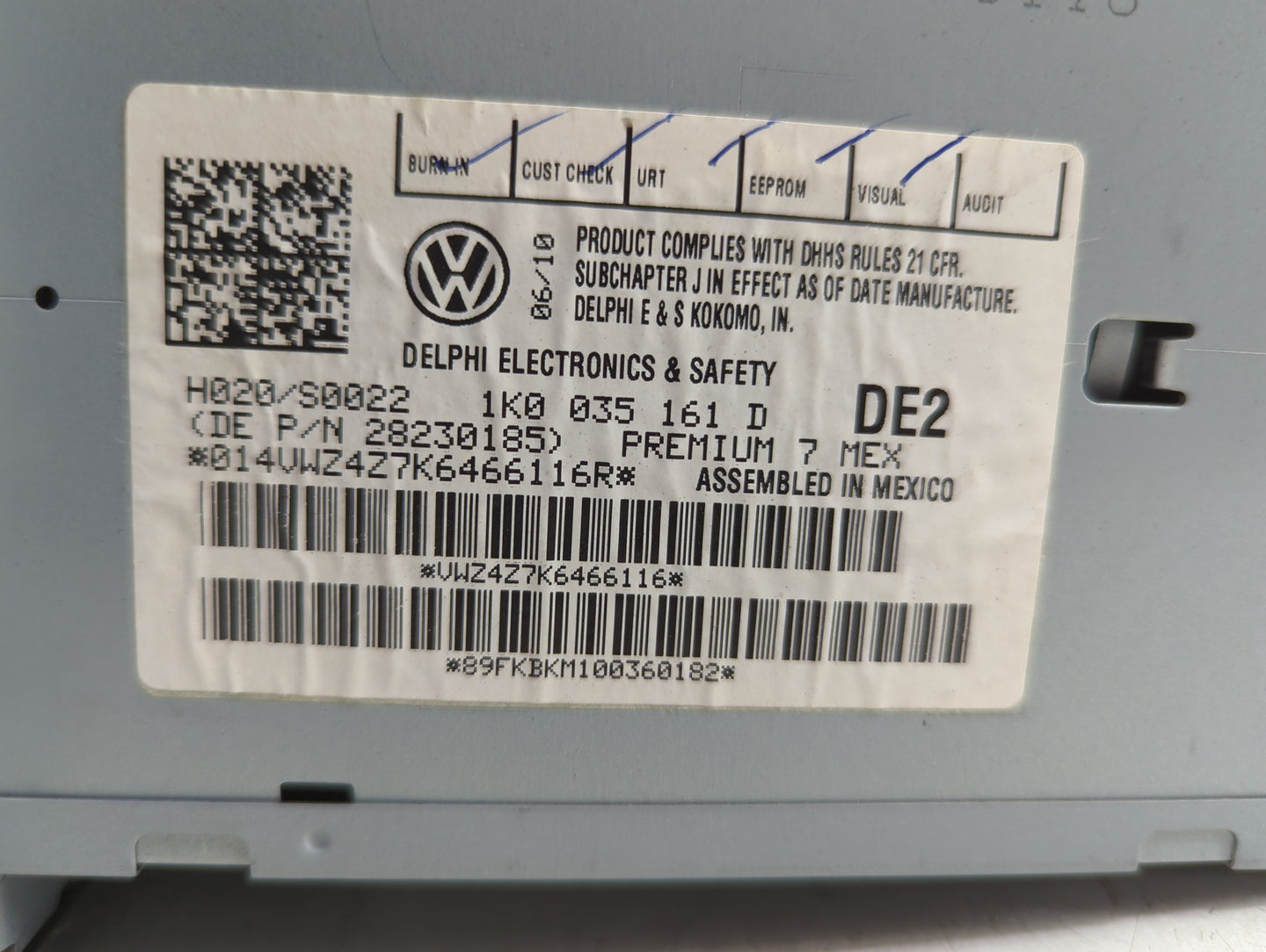 2009-2017 Volkswagen Tiguan Radio AM FM Cd Player Receiver Replacement P/N:28230185 Fits OEM Used Auto Parts - Oemusedautopa